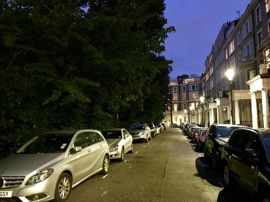 Stunning 2 Bed/2Bath Flat In Heart Of Kensington Apartment London Exterior photo
