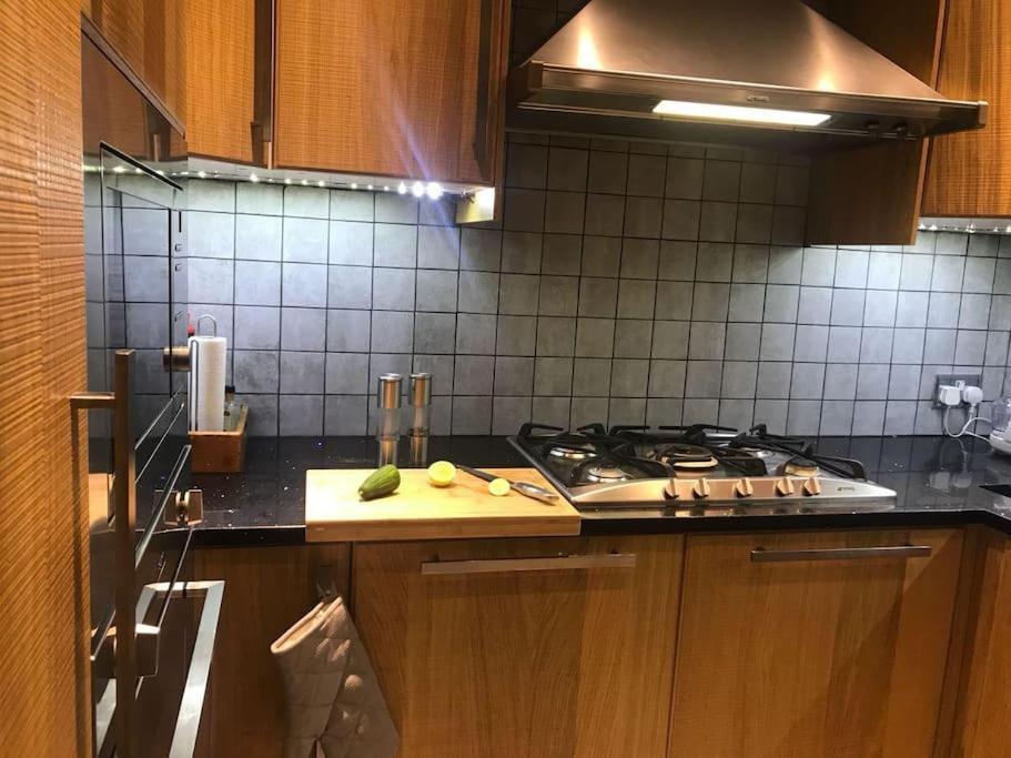 Stunning 2 Bed/2Bath Flat In Heart Of Kensington Apartment London Exterior photo
