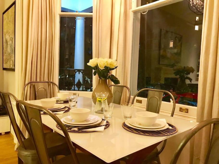 Stunning 2 Bed/2Bath Flat In Heart Of Kensington Apartment London Exterior photo