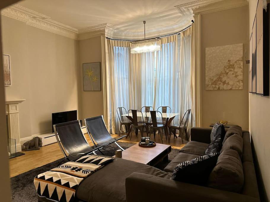 Stunning 2 Bed/2Bath Flat In Heart Of Kensington Apartment London Exterior photo